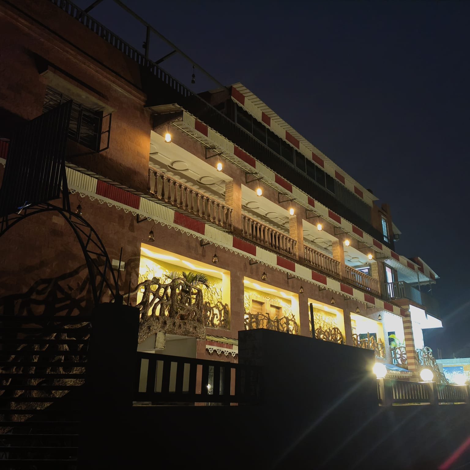 Hotel Sonuraj Dining