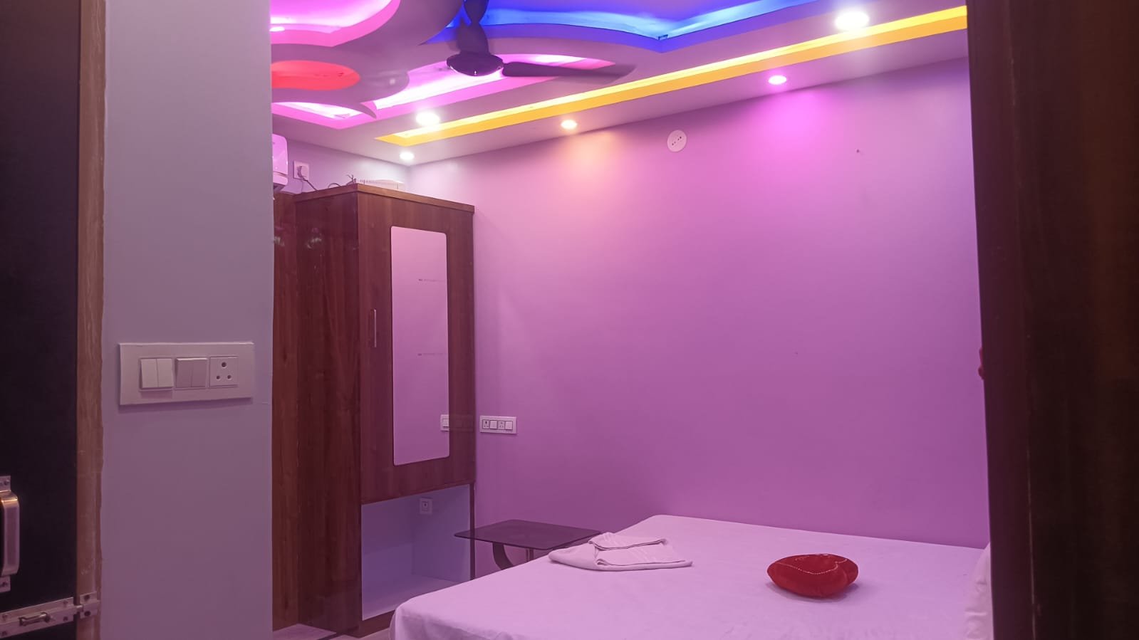 Comfortable room at Hotel Sonuraj